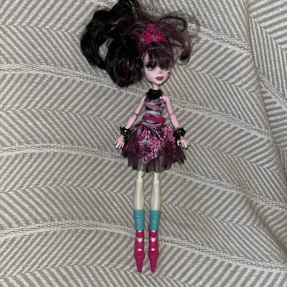 2017 Monster High Gen 1 Ballerina Ghouls Draculaura Doll With Jewelry D4 - Picture 1 of 5